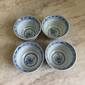 Chinese JingDeZhen Blue And Porcelain Rice Grain Flower Bowls Set Of 4- Vintage